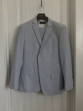 Fortino Landi Men's Summer 3 Piece Suit Seersucker Blue and White 44R, 38X29